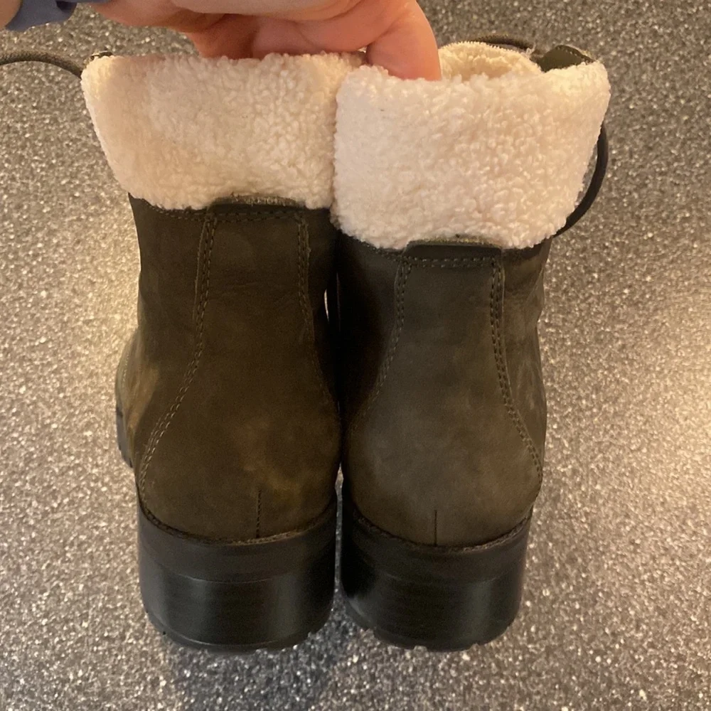 ALDO | size 8 green waterproof boots